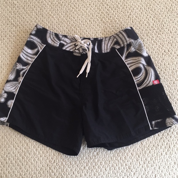 Hawaiian Style Board Shorts - Picture 1 of 4